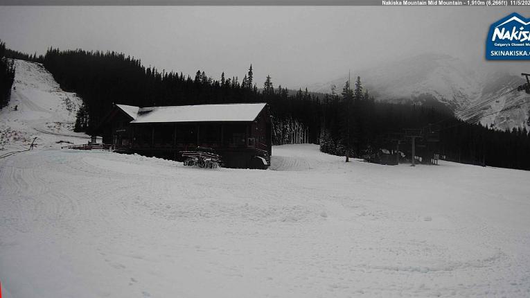 Webcam Nakiska: Mid Mountaind Lodge