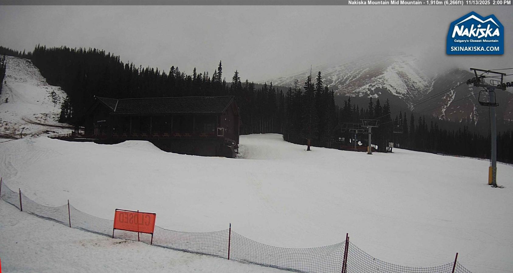 Webcam Nakiska: Mid Mountaind Lodge