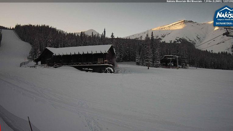 Webcam Nakiska: Mid Mountaind Lodge
