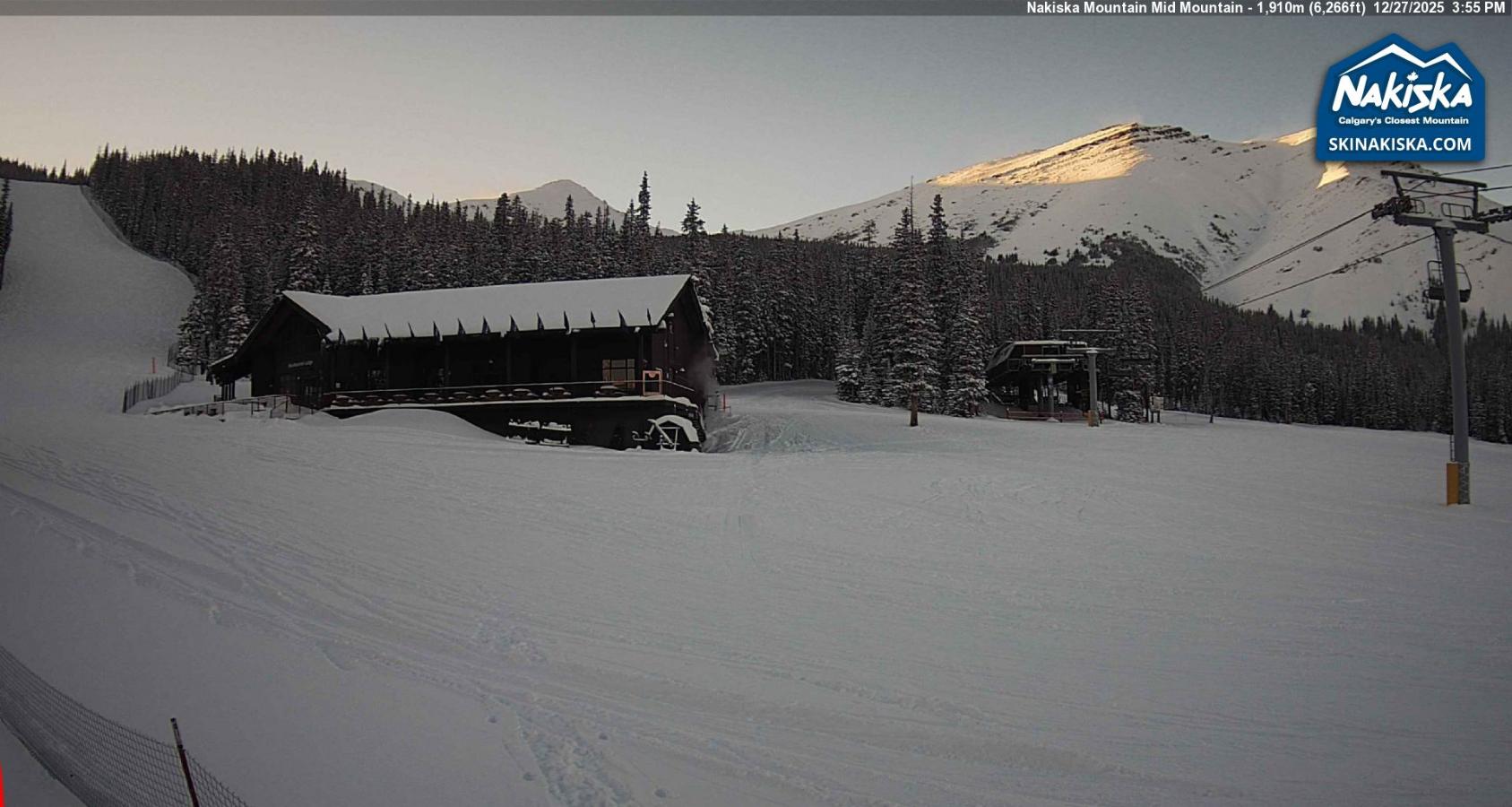Webcam Nakiska: Mid Mountaind Lodge