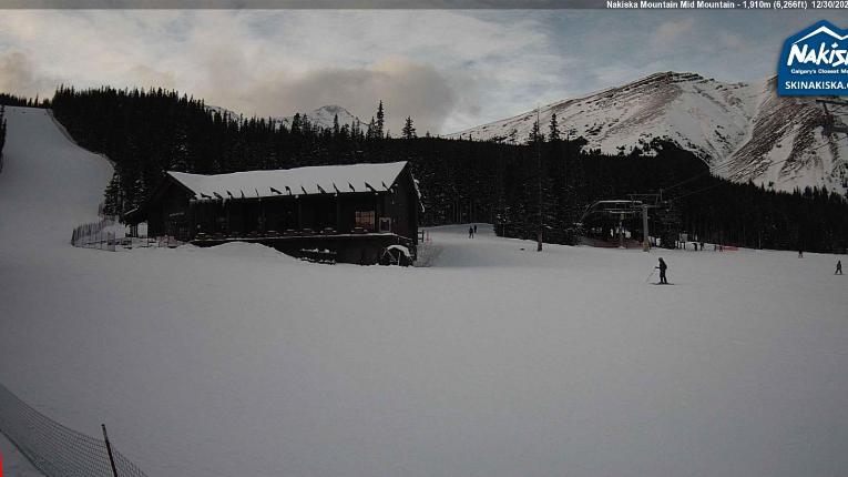 Webcam Nakiska: Mid Mountaind Lodge