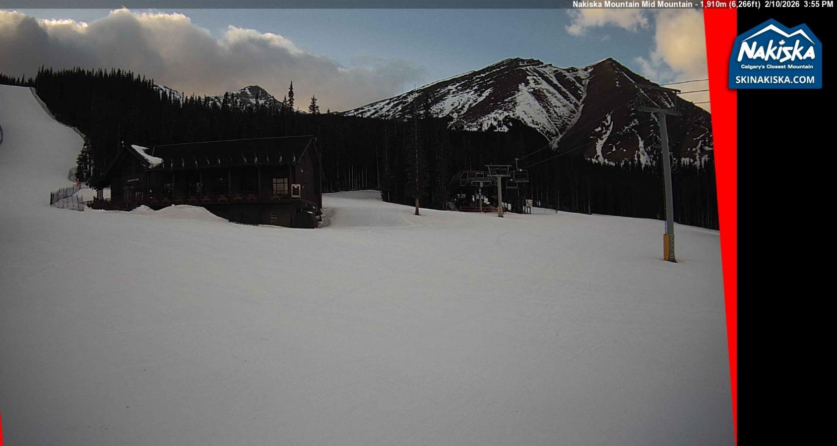 Webcam Nakiska: Mid Mountaind Lodge