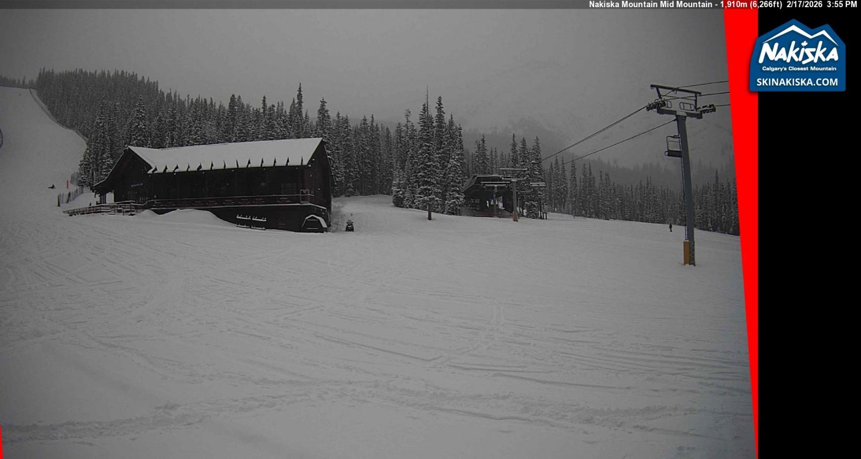 Webcam Nakiska: Mid Mountaind Lodge