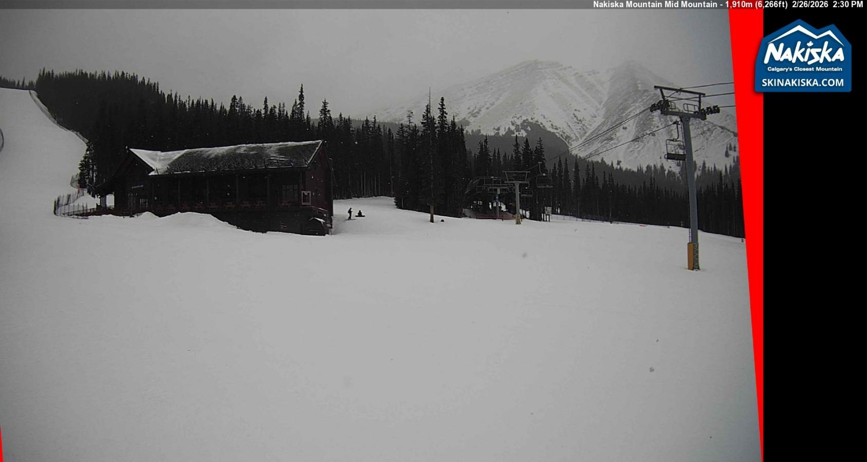 Webcam Nakiska: Mid Mountaind Lodge