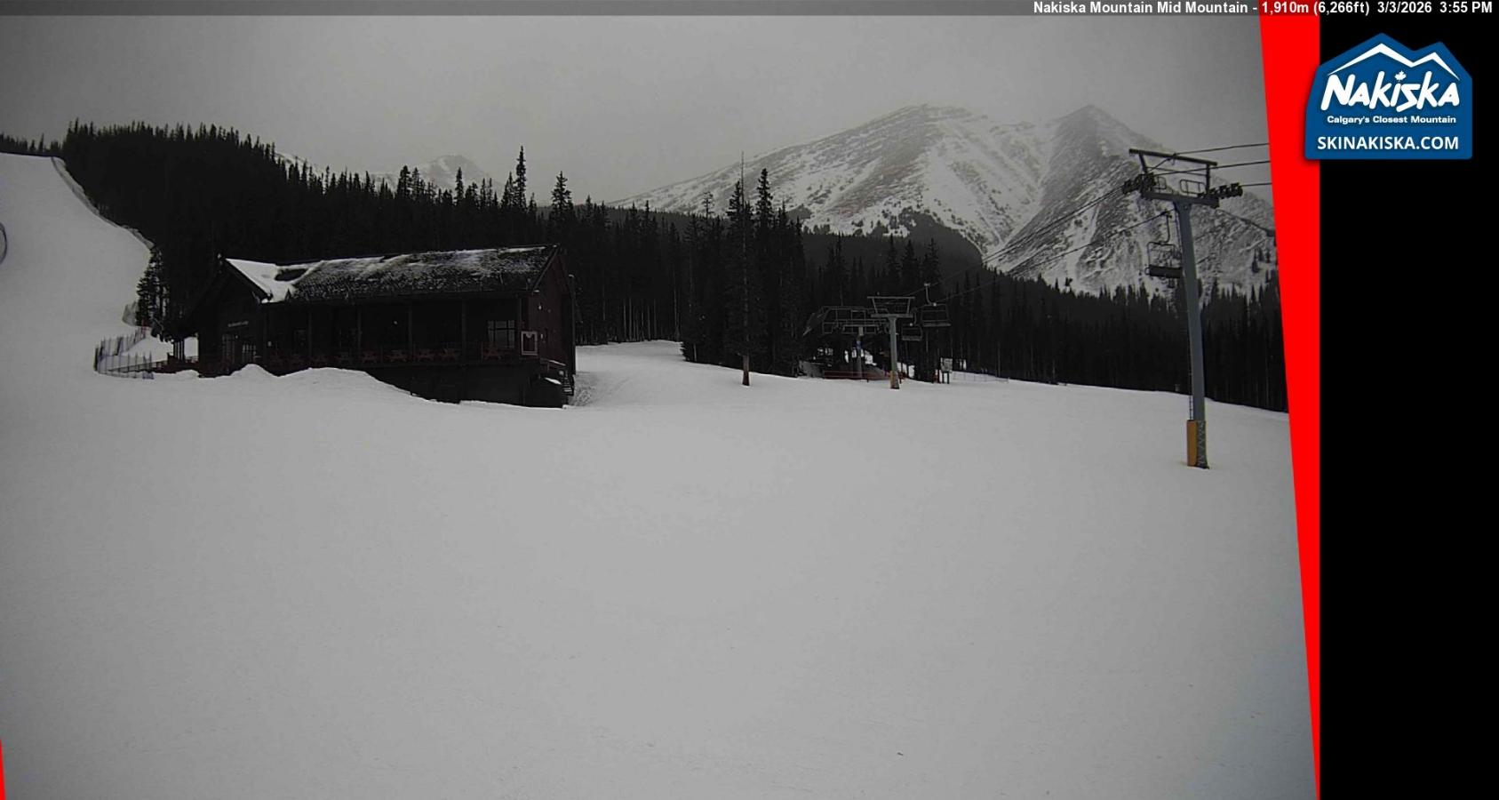 Webcam Nakiska: Mid Mountaind Lodge