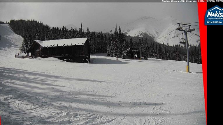 Webcam Nakiska: Mid Mountaind Lodge