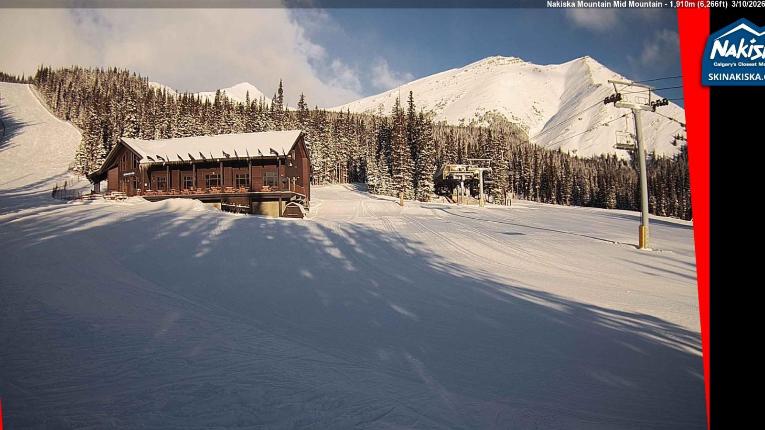 Webcam Nakiska: Mid Mountaind Lodge