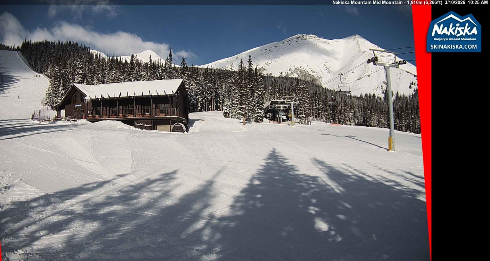 Webcam Nakiska: Mid Mountaind Lodge
