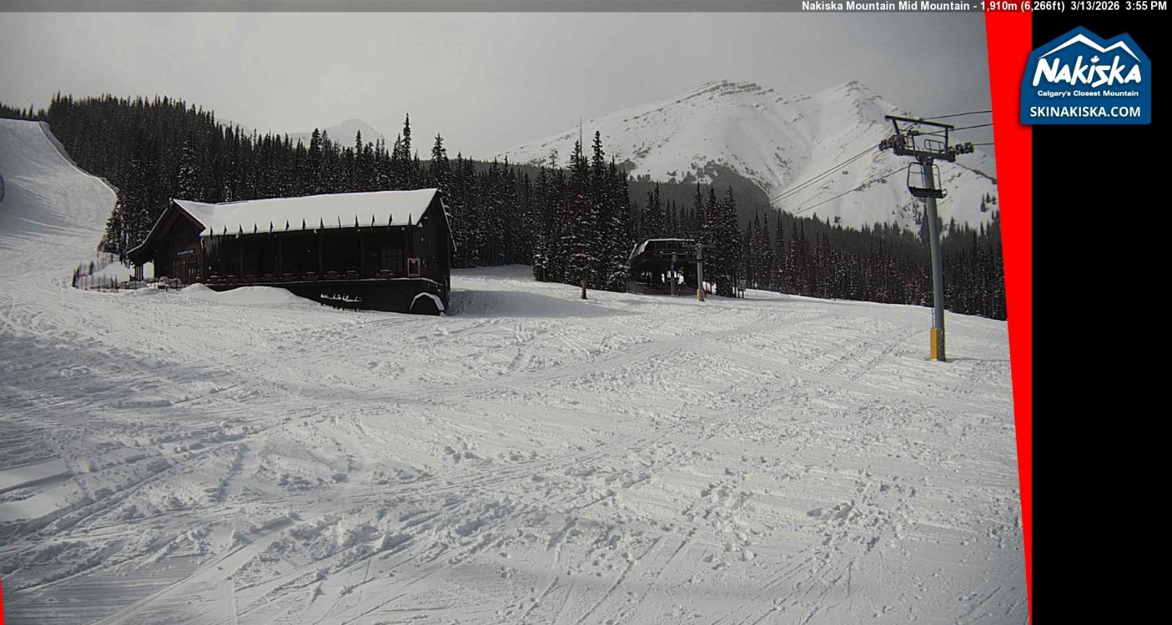 Webcam Nakiska: Mid Mountaind Lodge