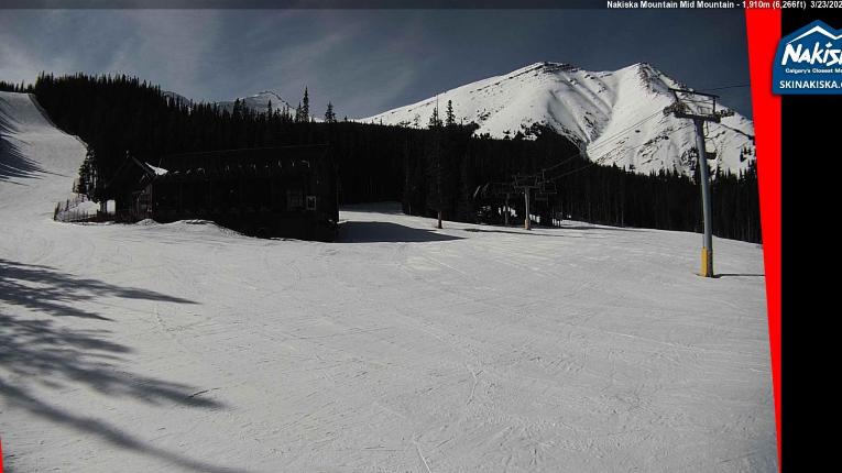 Webcam Nakiska: Mid Mountaind Lodge