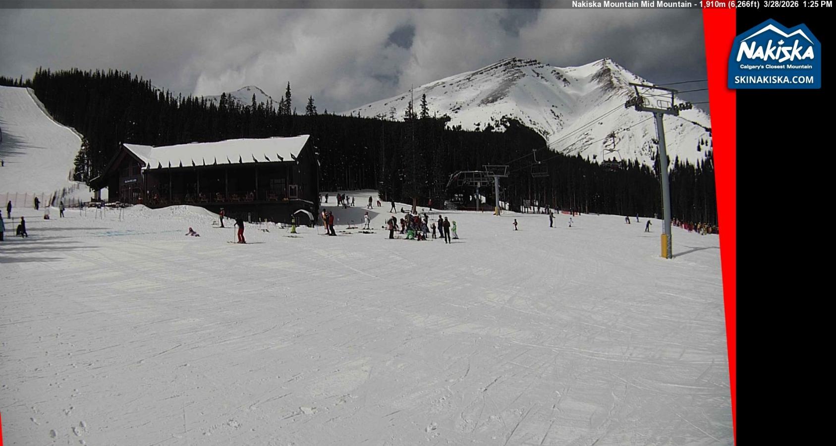 Webcam Nakiska: Mid Mountaind Lodge