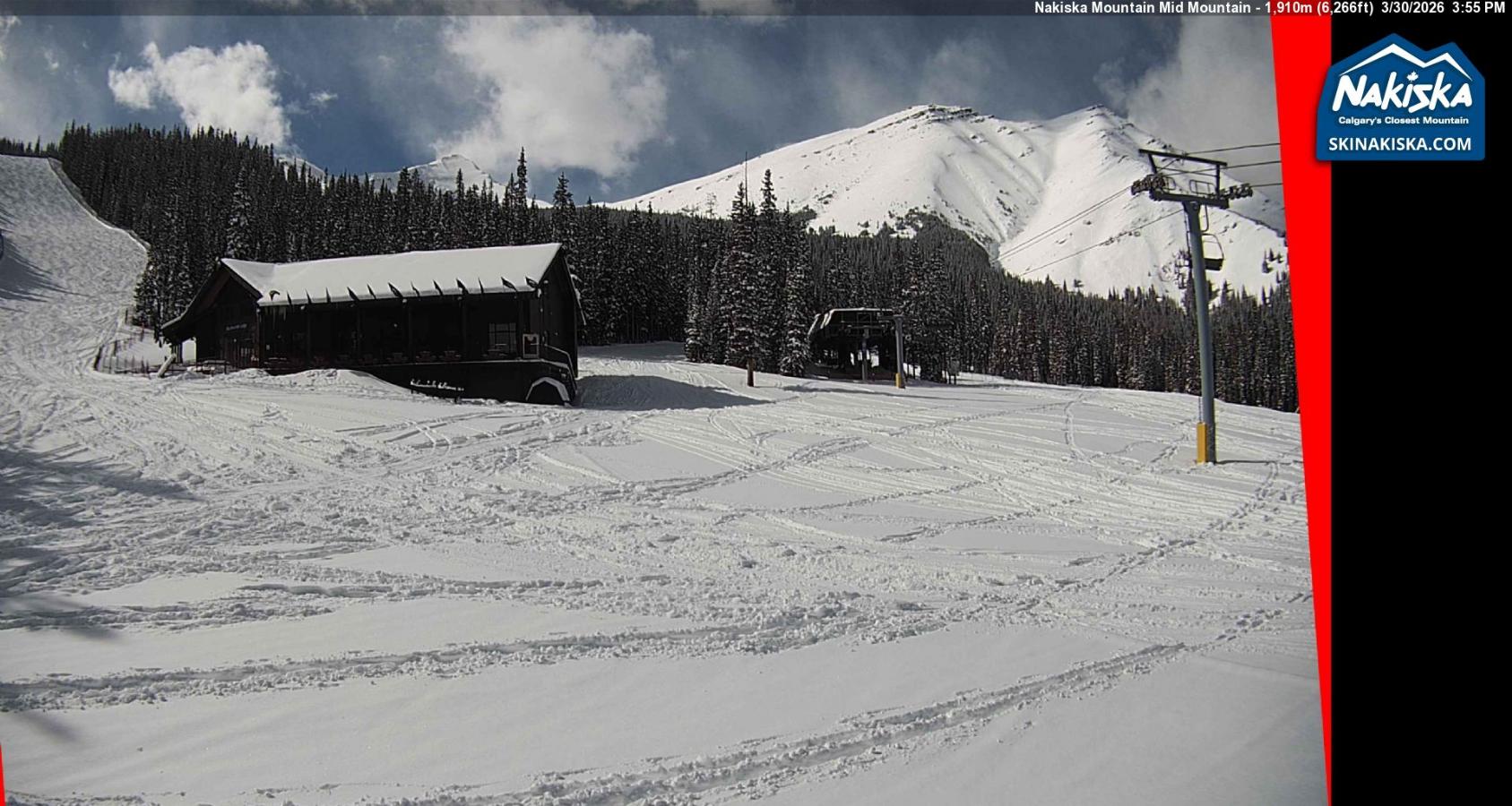Webcam Nakiska: Mid Mountaind Lodge