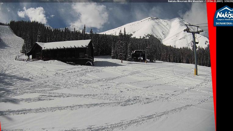 Webcam Nakiska: Mid Mountaind Lodge