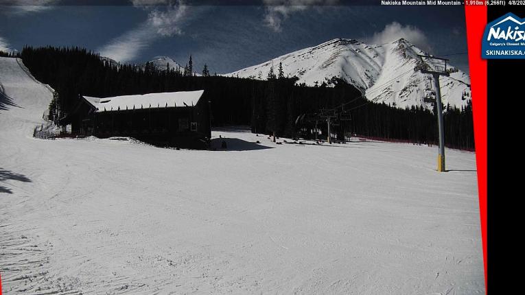 Webcam Nakiska: Mid Mountaind Lodge