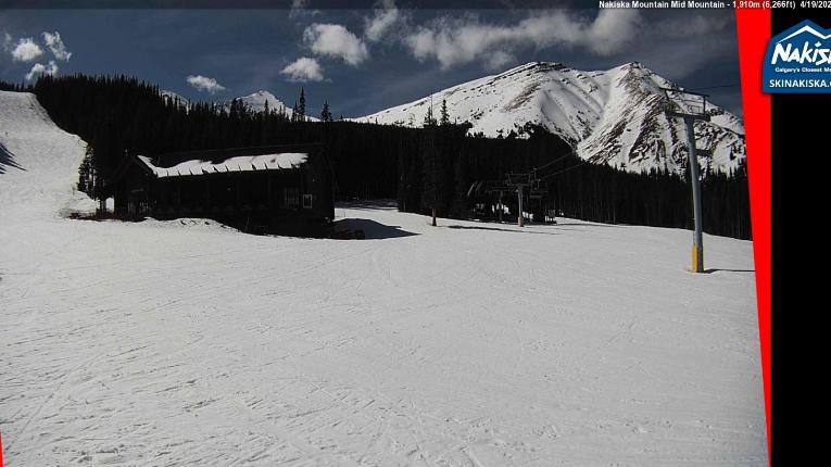 Webcam Nakiska: Mid Mountaind Lodge