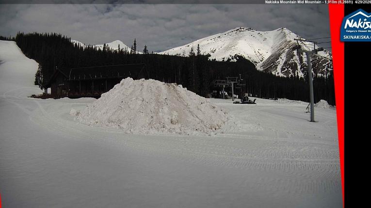 Webcam Nakiska: Mid Mountaind Lodge