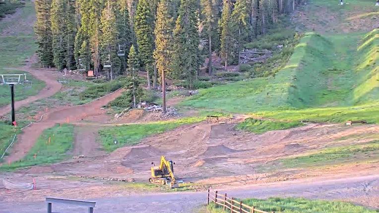 Webcam Northstar California: Mid Mountain