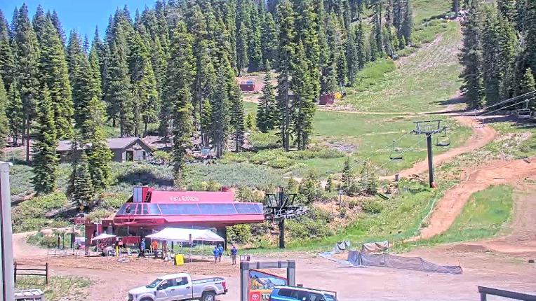 Webcam Northstar California: Mid Mountain