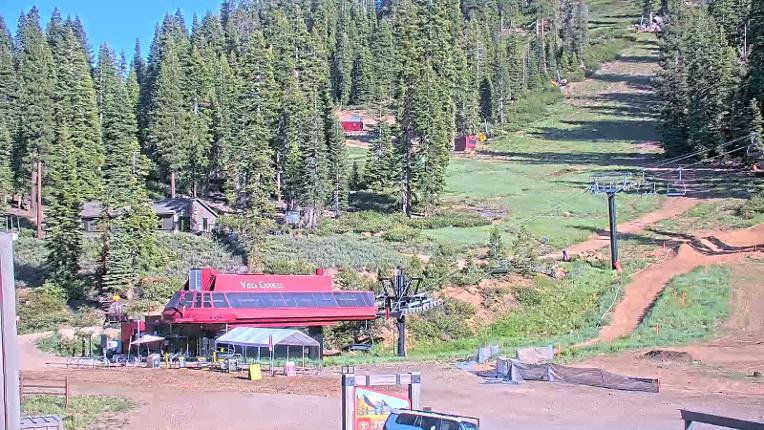 Webcam Northstar California: Mid Mountain