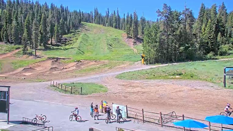 Webcam Northstar California: Mid Mountain