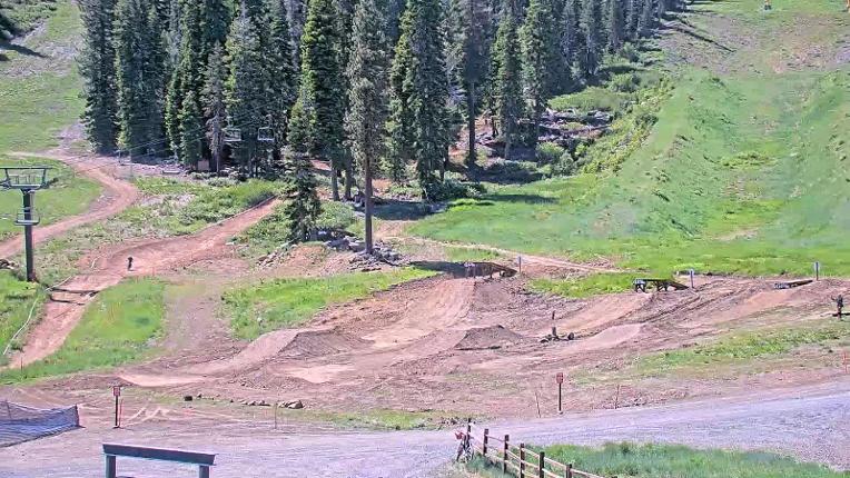 Webcam Northstar California: Mid Mountain