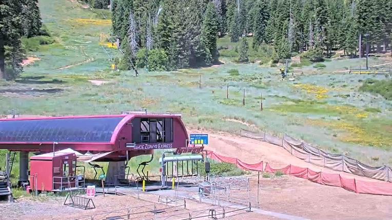Webcam Northstar California: Mid Mountain