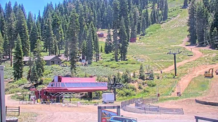 Webcam Northstar California: Mid Mountain