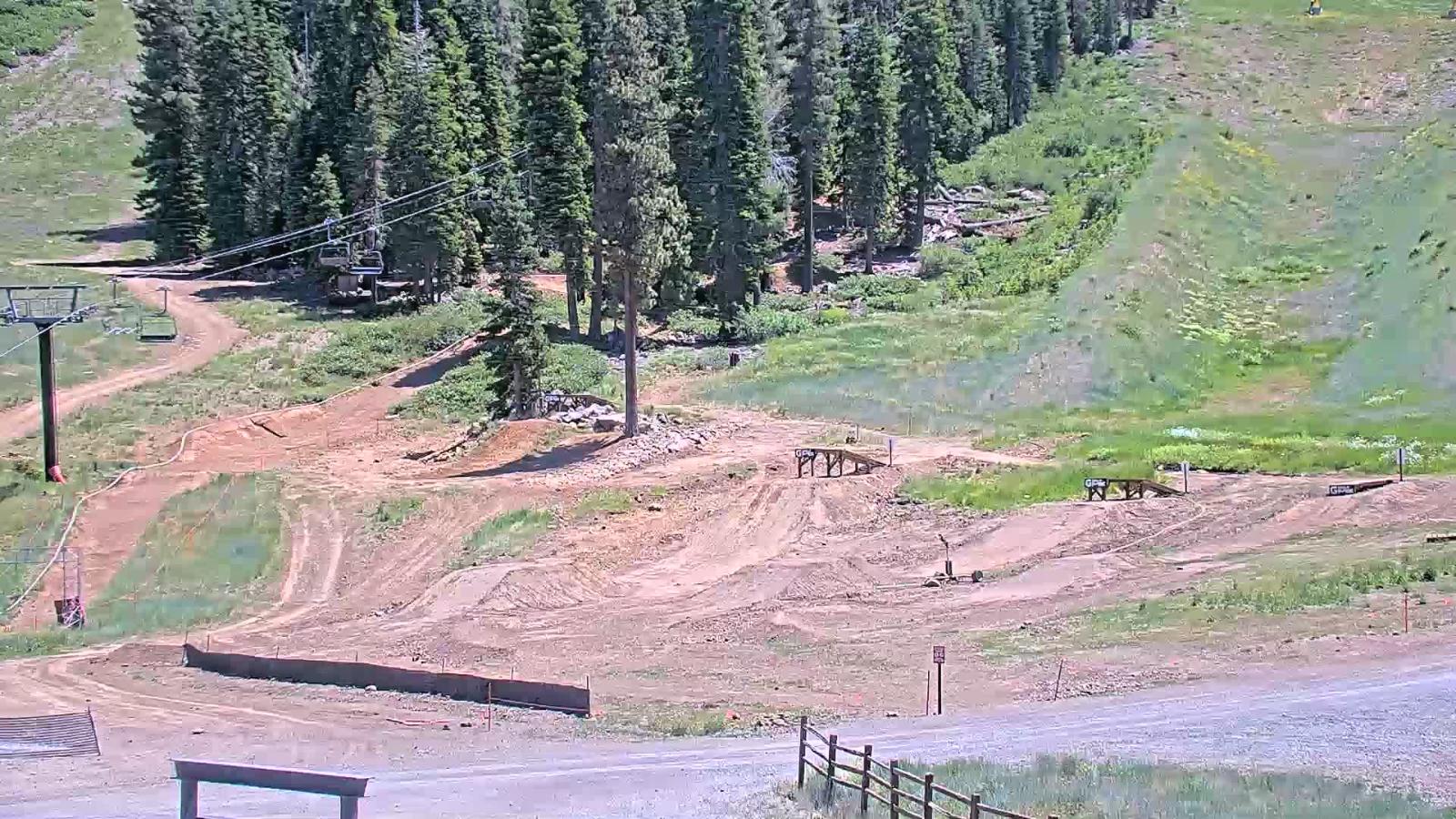 Webcam Northstar California: Mid Mountain