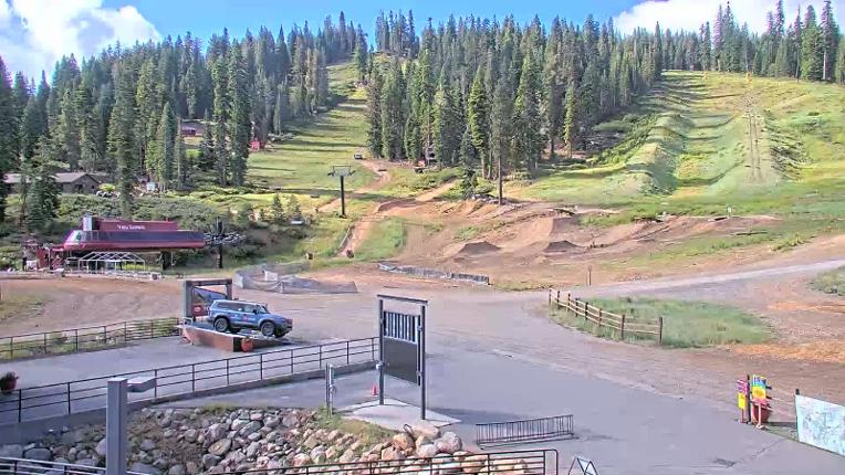 Webcam Northstar California: Mid Mountain