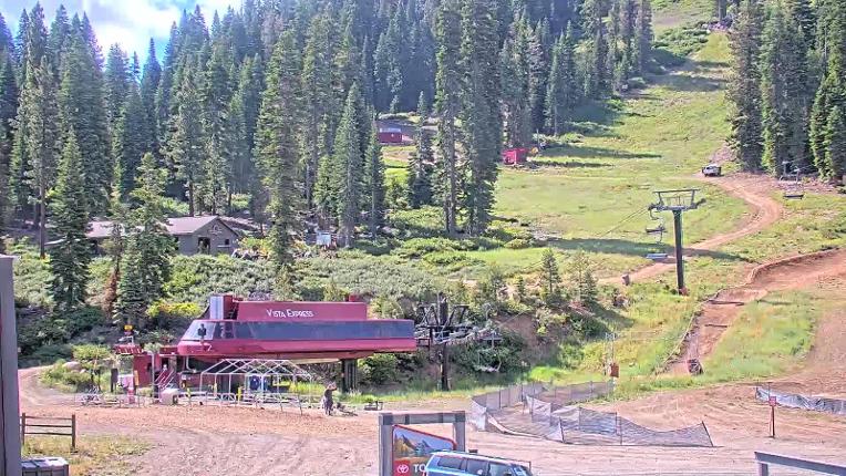 Webcam Northstar California: Mid Mountain