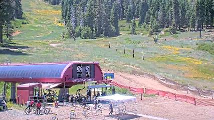 Northstar California: Mid Mountain (northstarcalifornia.com)