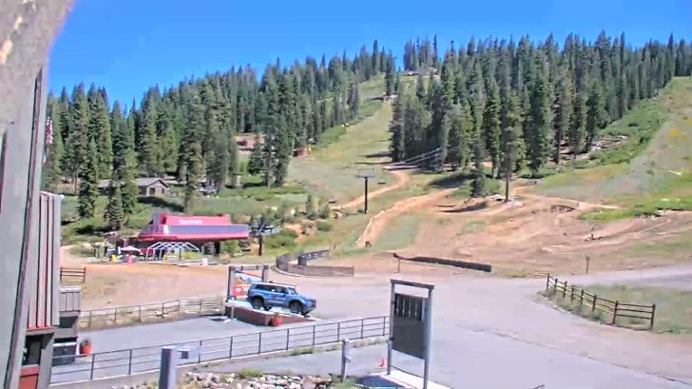 Webcam Northstar California: Mid Mountain