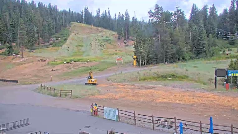 Webcam Northstar California: Mid Mountain