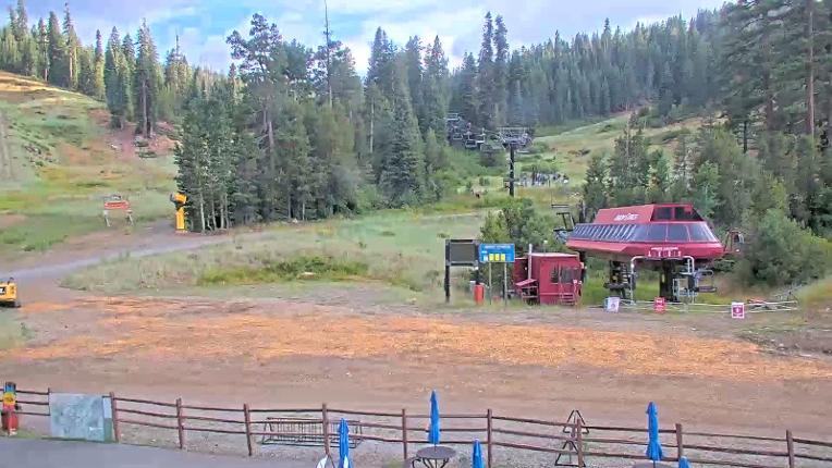 Webcam Northstar California: Mid Mountain