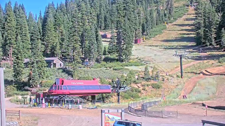 Webcam Northstar California: Mid Mountain