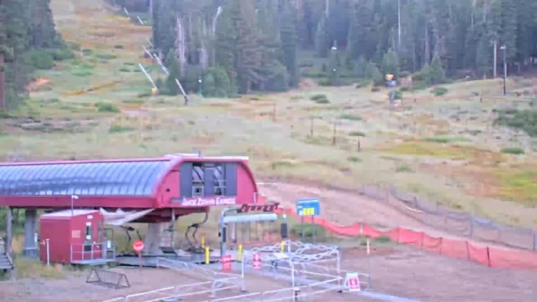 Webcam Northstar California: Mid Mountain