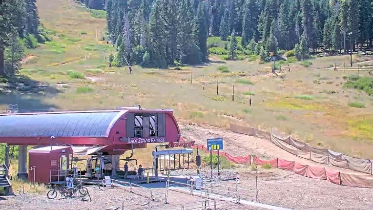 Webcam Northstar California: Mid Mountain