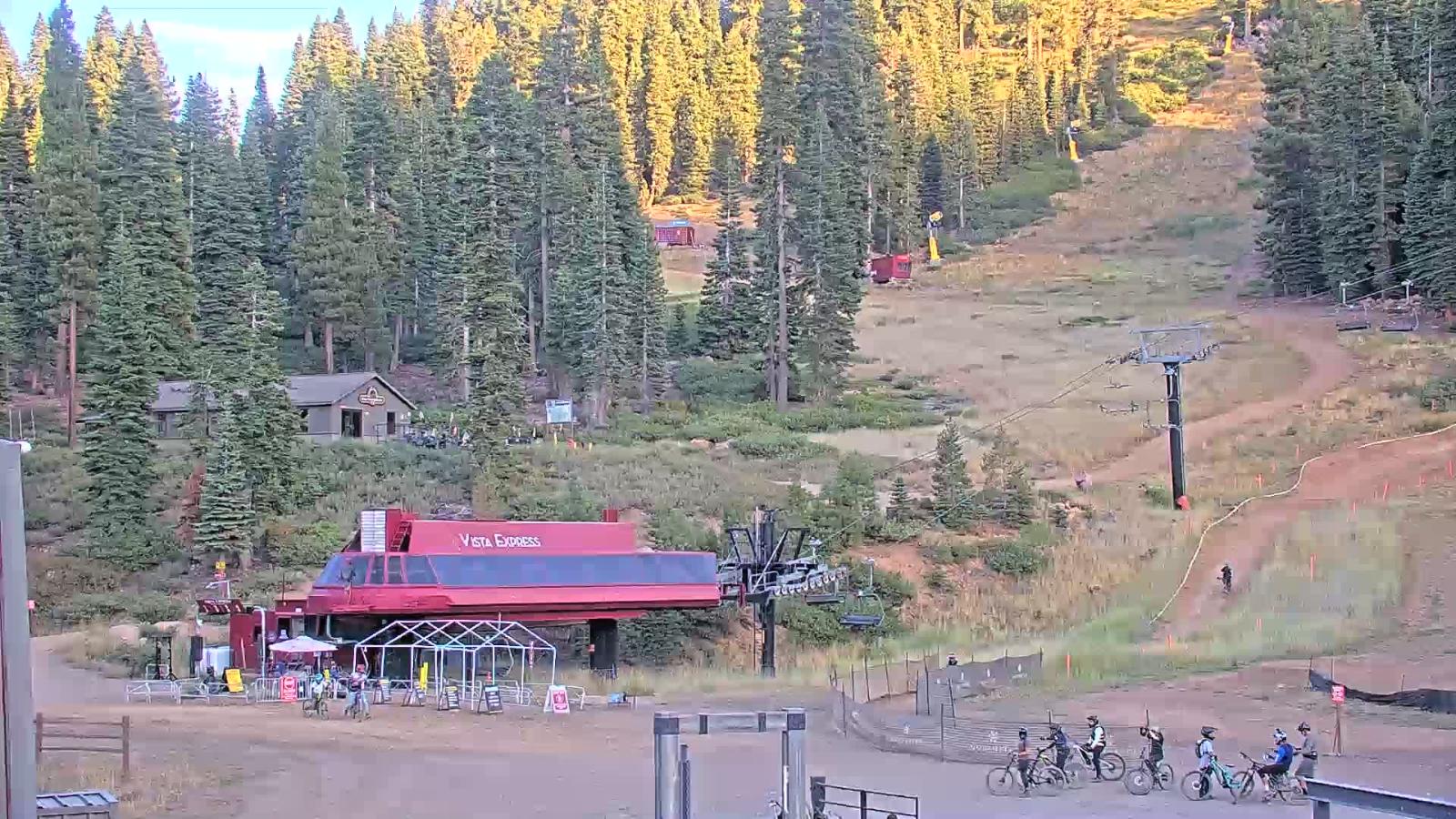 Webcam Northstar California: Mid Mountain