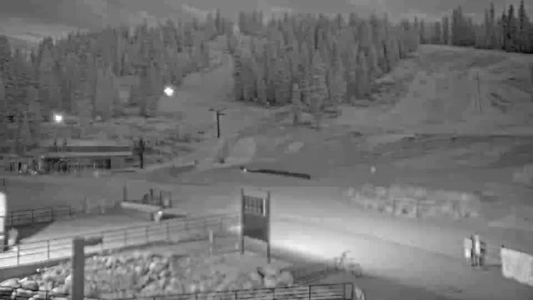 Webcam Northstar California: Mid Mountain