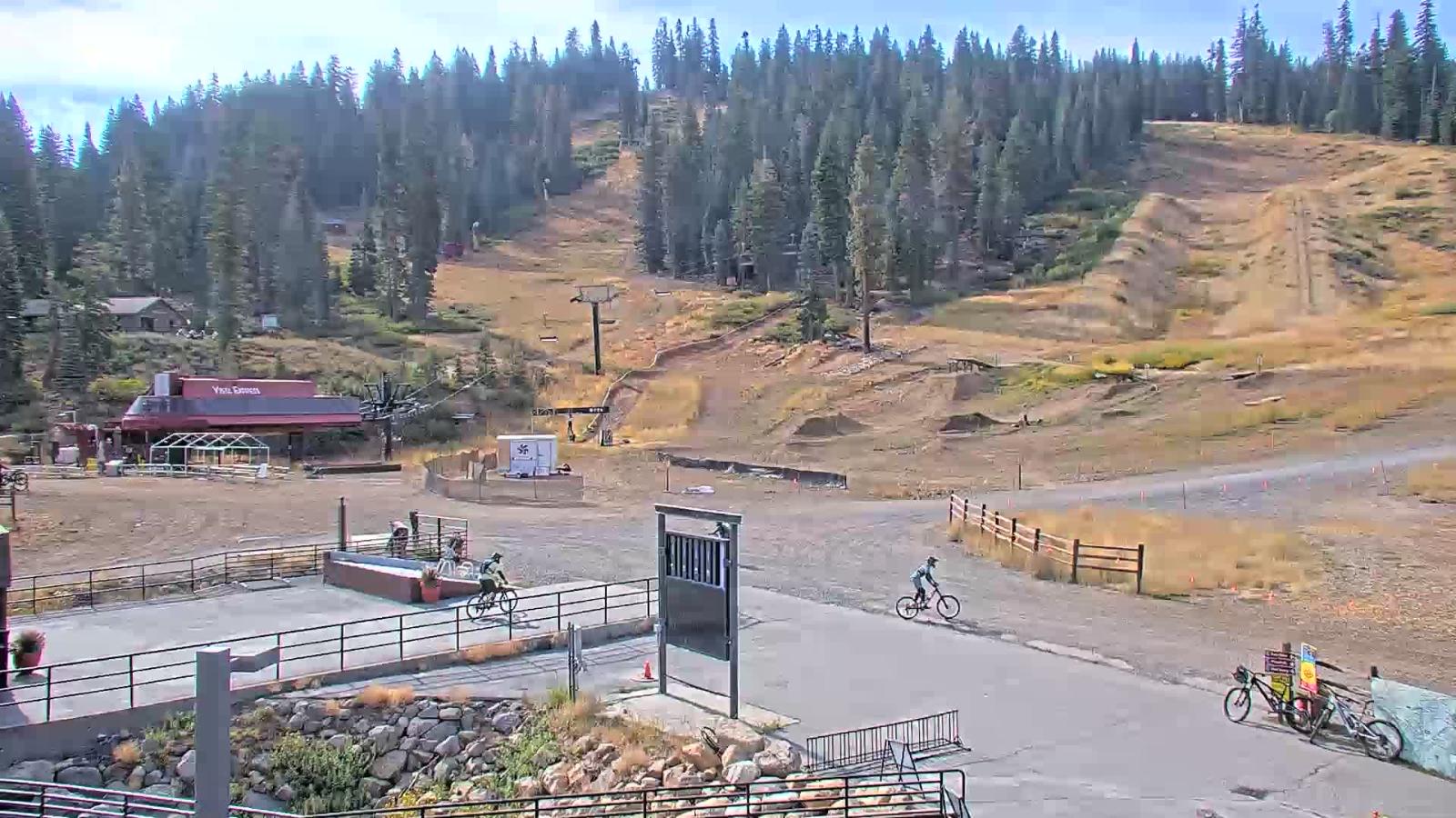 Webcam Northstar California: Mid Mountain