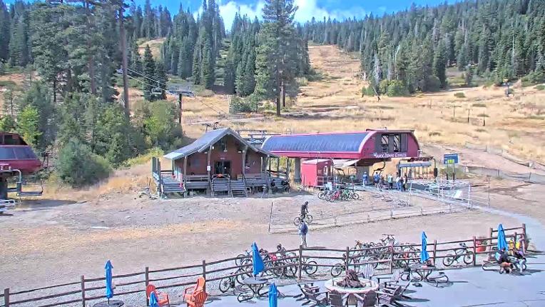 Webcam Northstar California: Mid Mountain