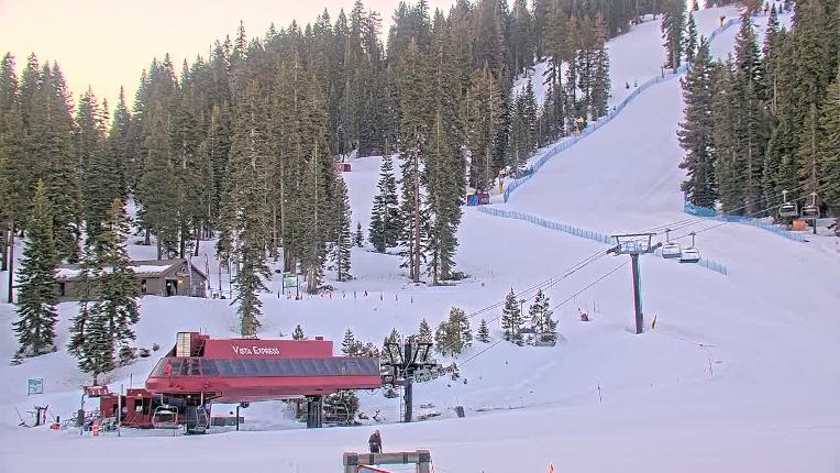 Webcam Northstar California: Mid Mountain