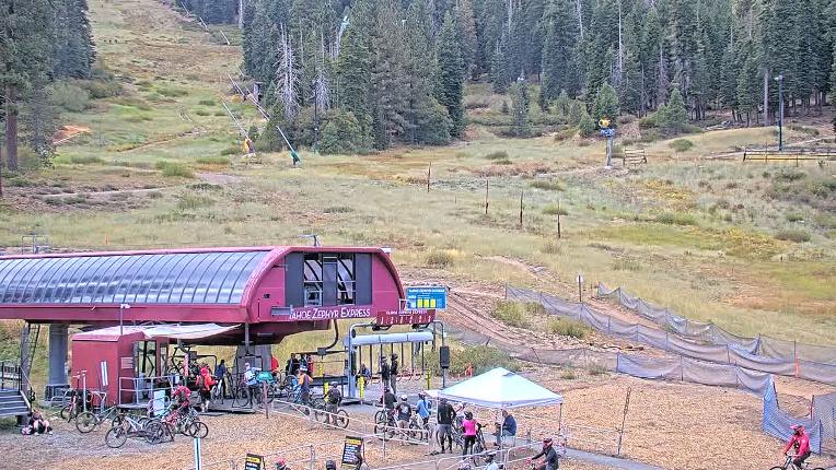 Webcam Northstar California: Mid Mountain