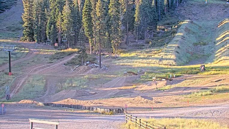 Webcam Northstar California: Mid Mountain