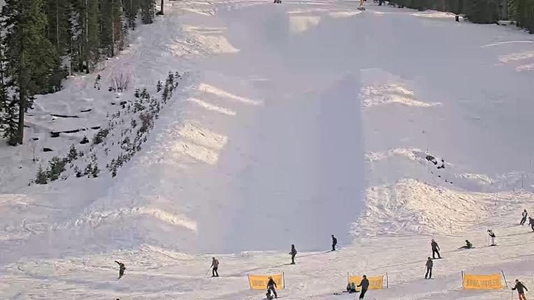 Webcam Northstar California: Mid Mountain