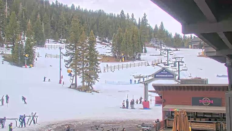 Webcam Northstar California: Mid Mountain