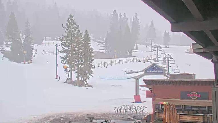 Webcam Northstar California: Mid Mountain