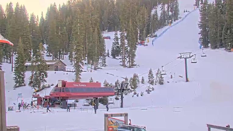 Webcam Northstar California: Mid Mountain
