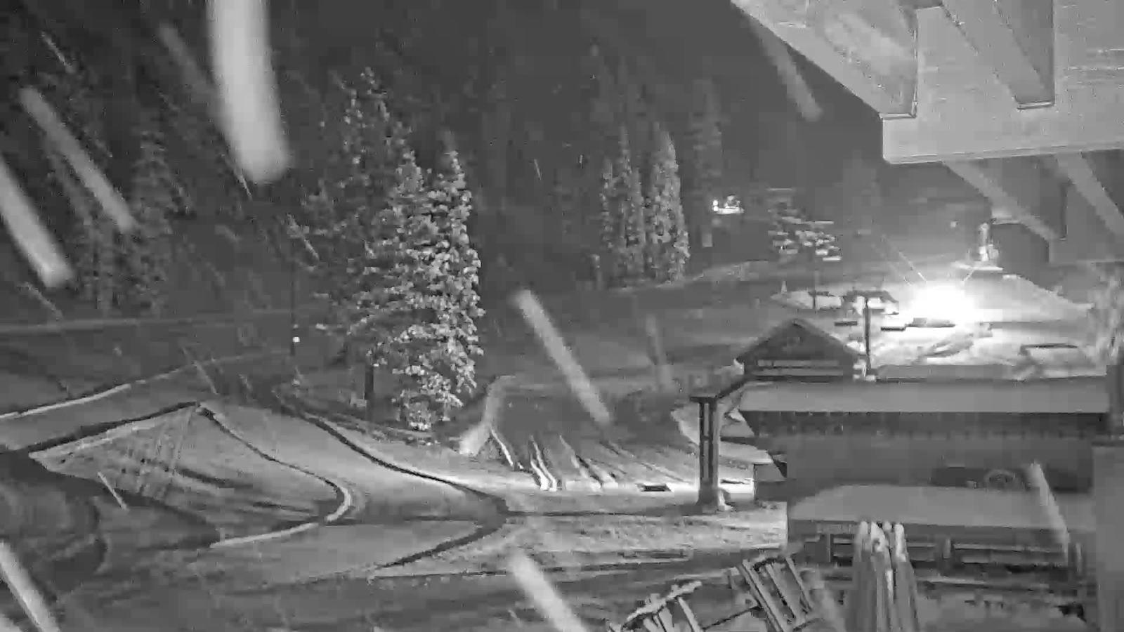 Webcam Northstar California: Mid Mountain