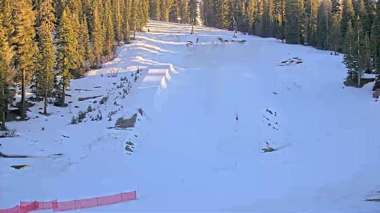 Webcam Northstar California: Mid Mountain
